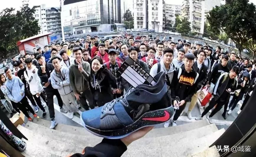 一双鞋三十万人收藏,81万天价球鞋背后的秘密