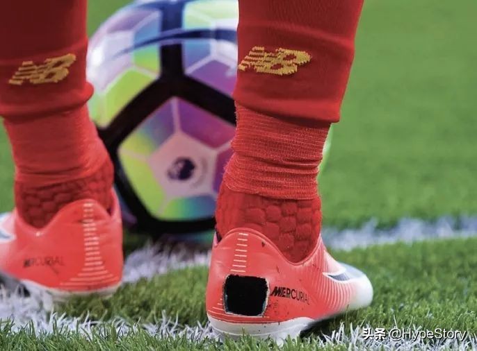 足球球员怪异举动,球员奇葩球鞋
