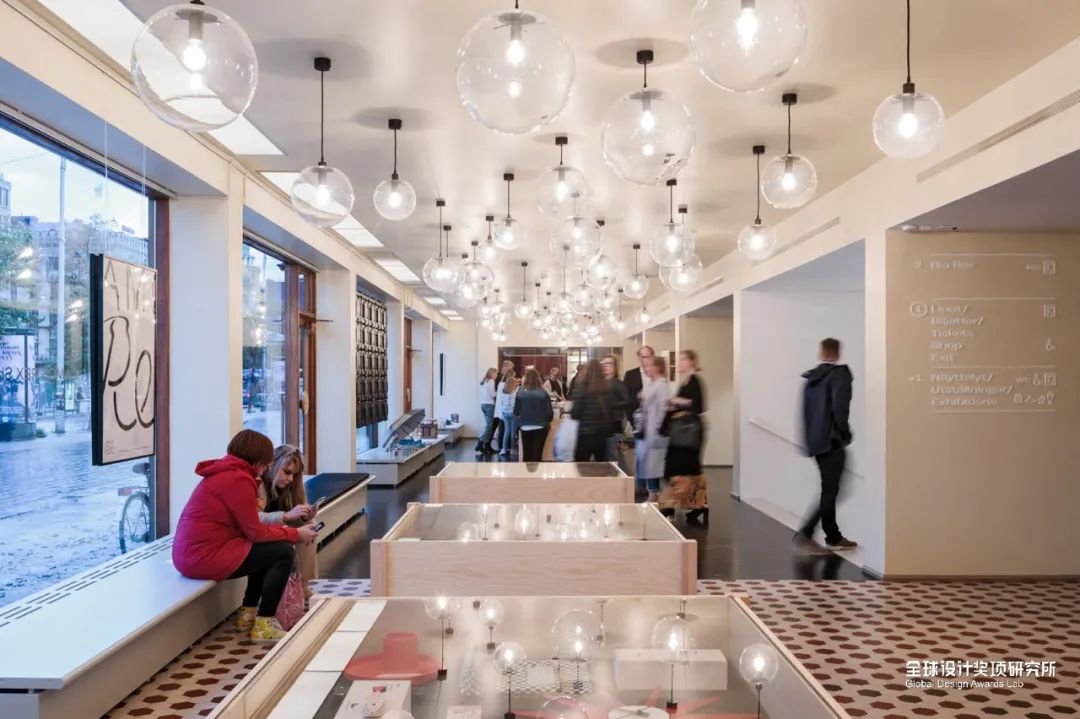 这是什么神仙奖项？获奖总数才6个？