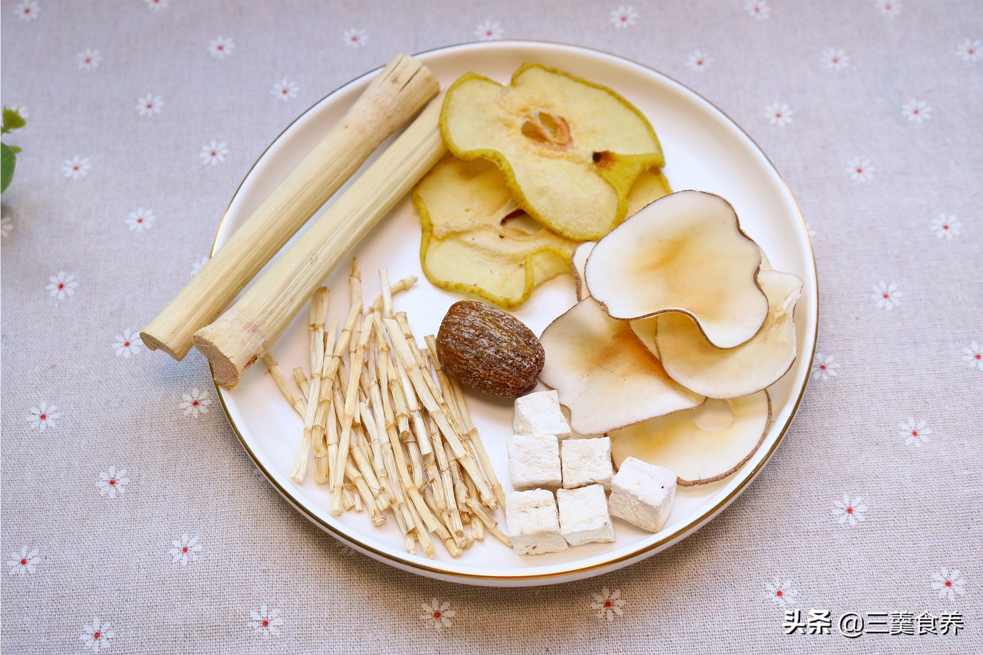 正宗竹蔗茅根雪梨茶大人小孩喝,夏季喝竹蔗茅根水的功效与作用