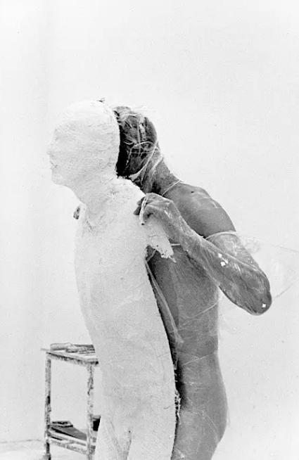 当代艺术品解读,当代艺术品张小玉