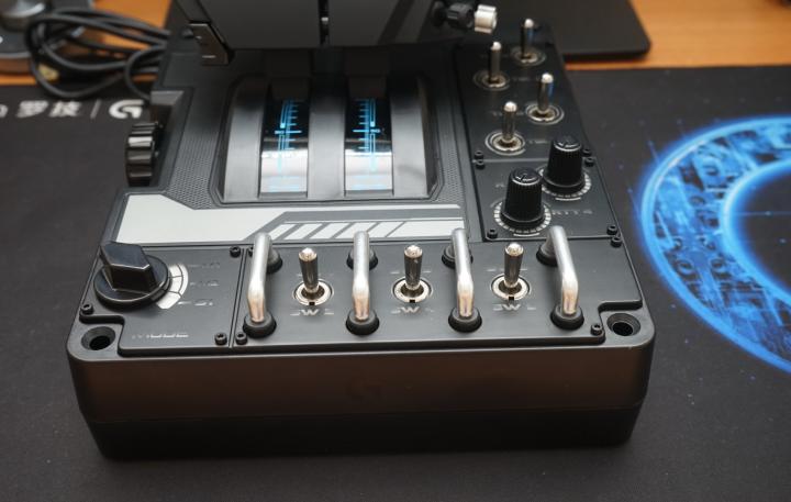 罗技x56飞行摇杆怎么用,罗技x56飞行摇杆