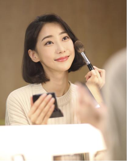 用了散粉反而斑驳脱妆怎么办,用了散粉怎么用气垫补妆