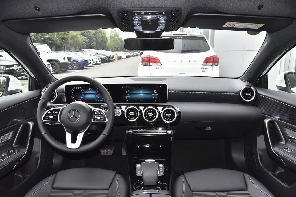 最新奔驰a180两厢落地价,最新2023款奔驰a180l落地价