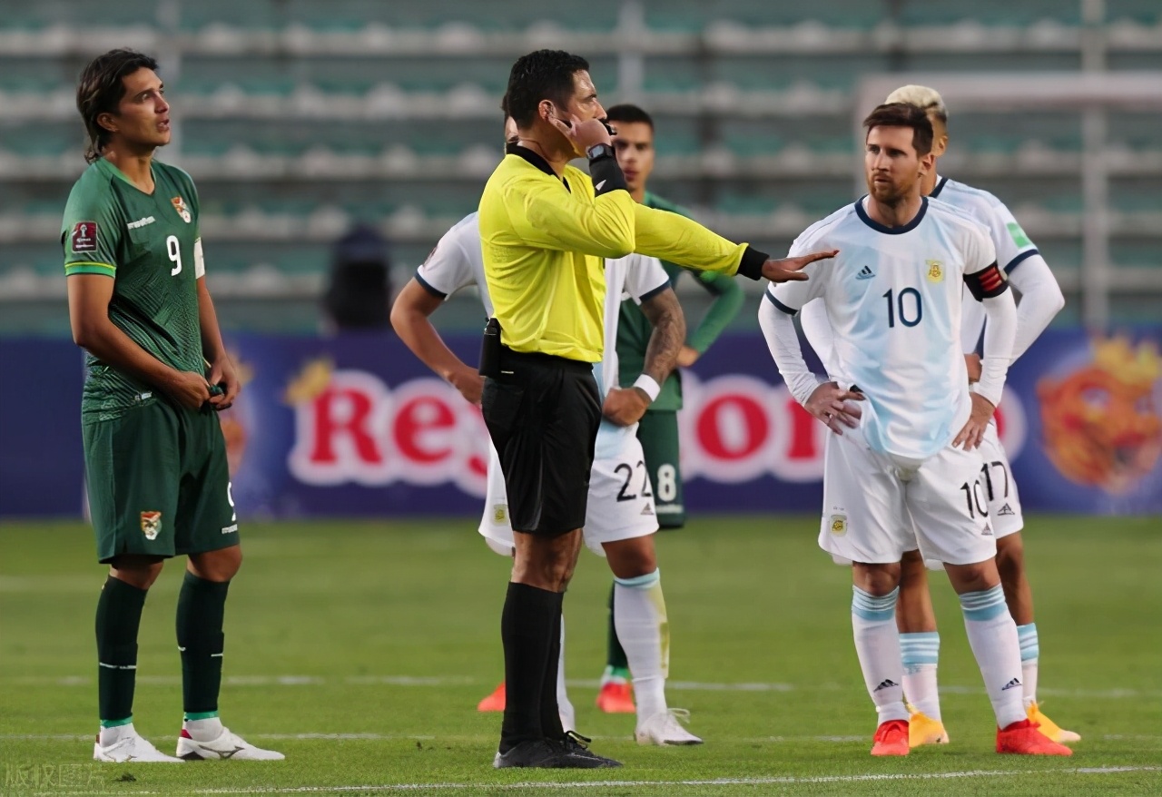 梅西火爆一幕，南美世界杯预选赛，大骂对方助教是秃子