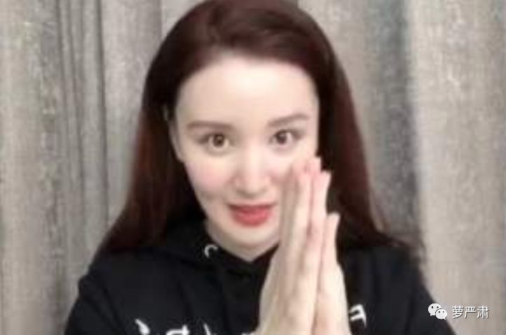 你俩别撕了,你们是互为“世界上的另一个我”啊