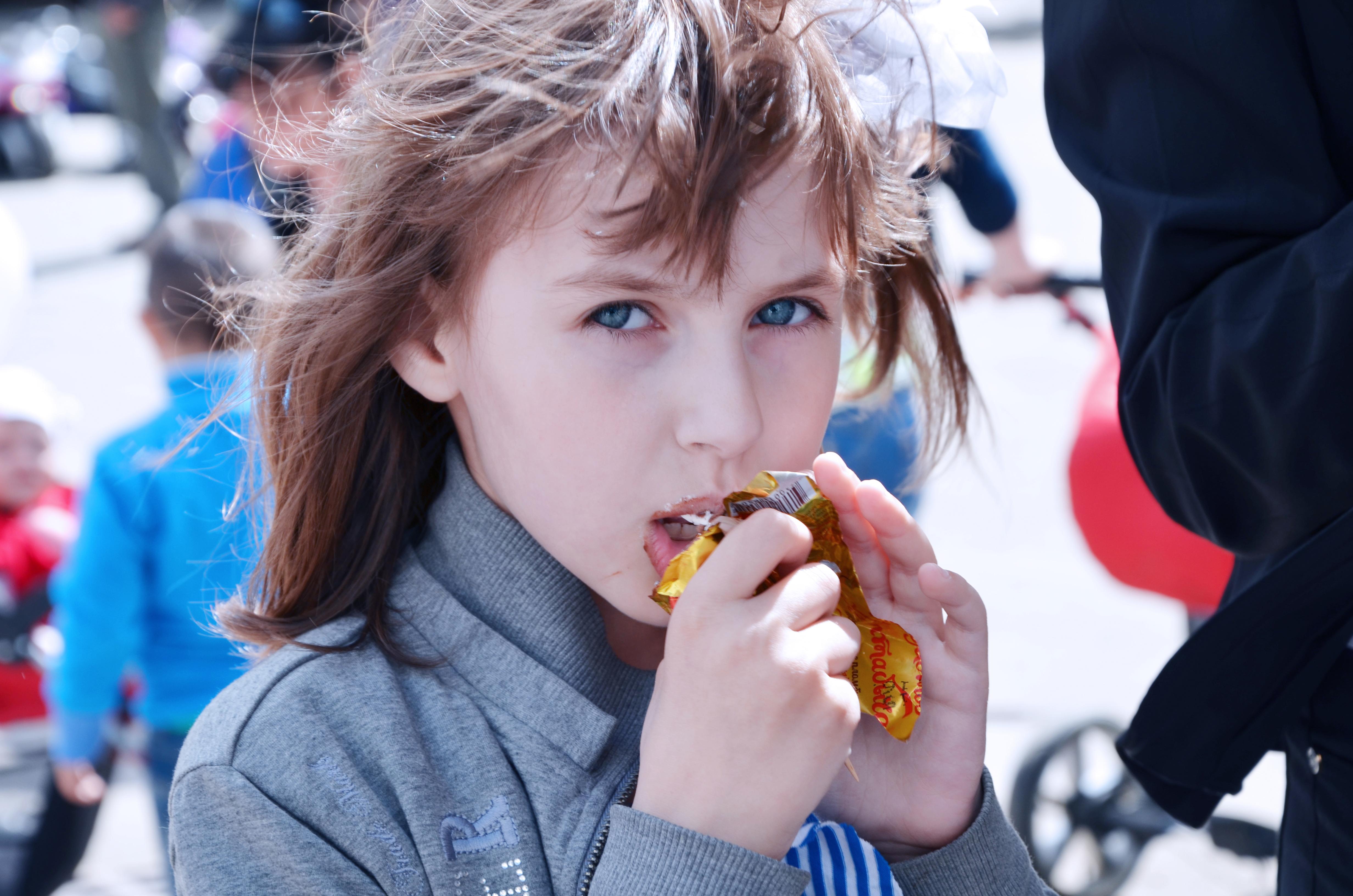 吃冰淇淋新方法,怎么吃冰淇淋才是正确的