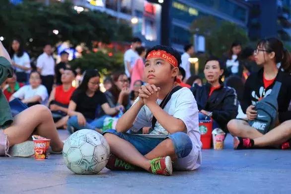 越南人很喜欢足球,越南有多喜欢足球