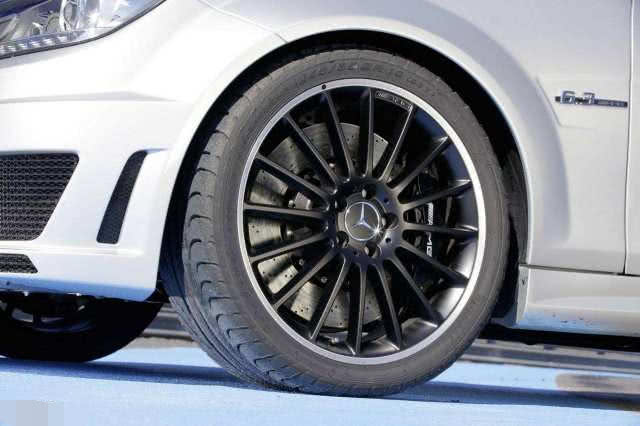 家用车轮胎怎么换,家用轿车轮胎自己怎么换