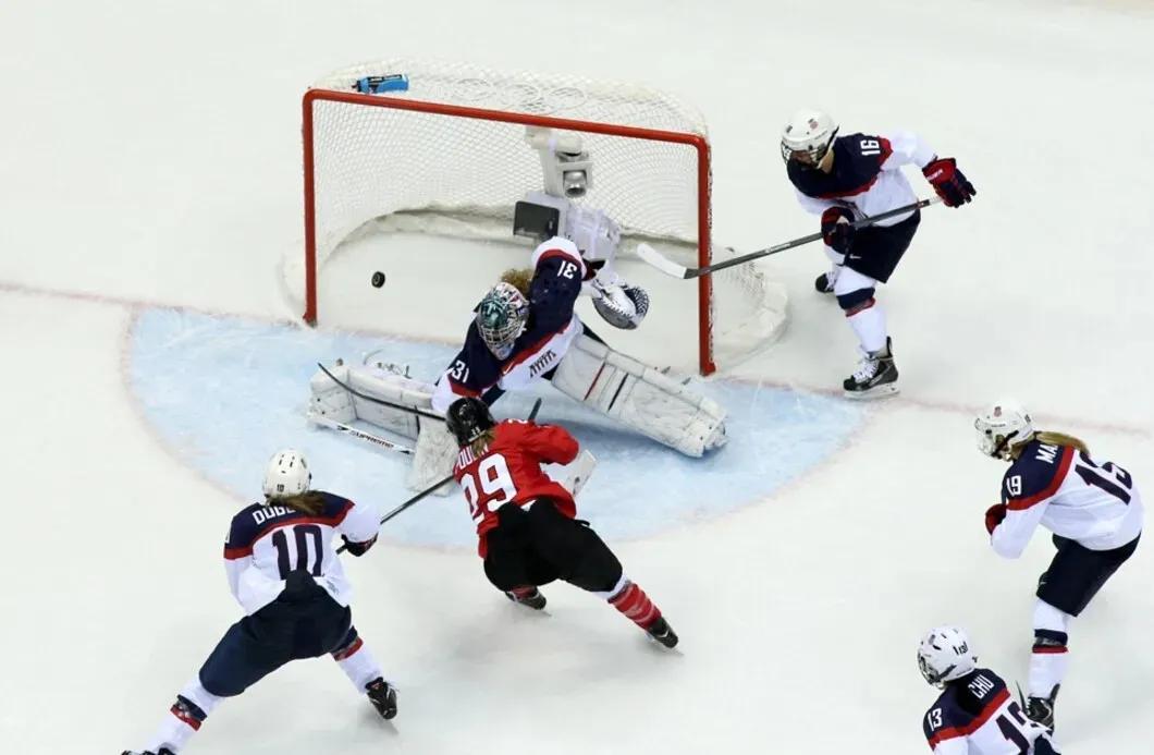 哪一年中国冬奥会会徽亮相,历届冬奥会冬残奥会会徽