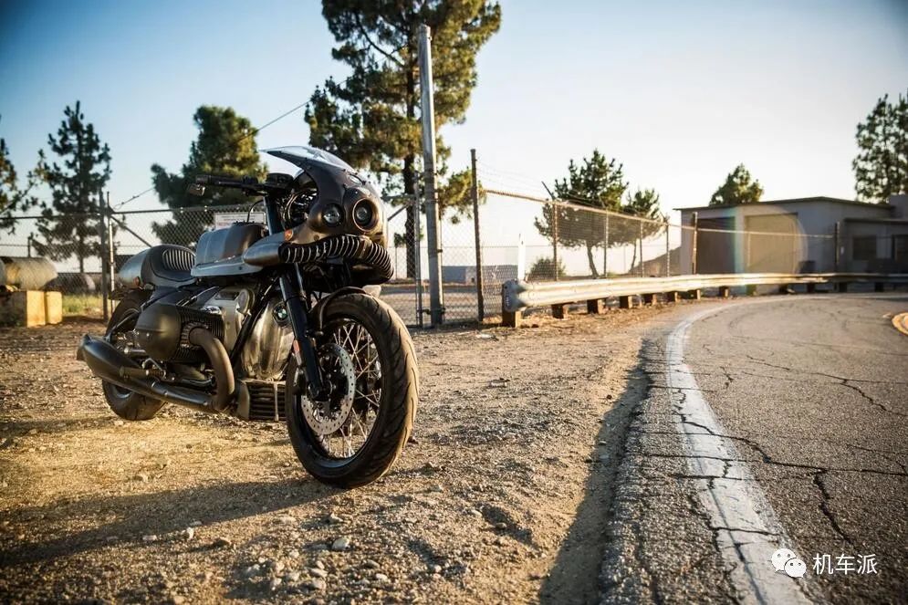 定制|“TheWal”手工大神打造的末日风宝马R18