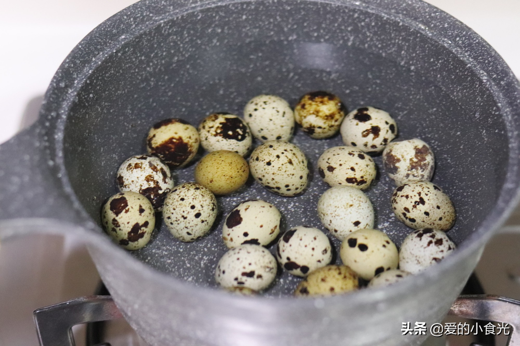 卤蛋茶叶蛋鹌鹑蛋,鹌鹑蛋怎么做卤茶叶蛋好吃