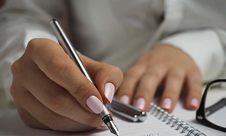 关系好的同事背后总说坏话,同事背后说你坏话三招教你