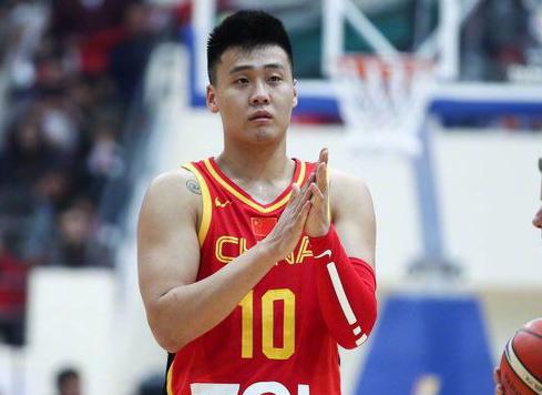 男篮再出一名全能战士！能力不输郭艾伦，李楠多1个制胜*器武**