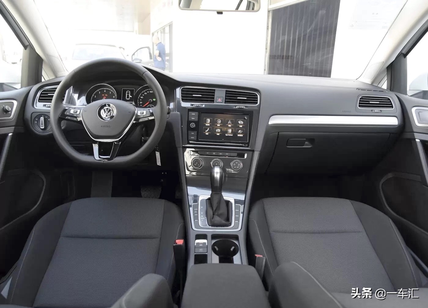 高尔夫2021款200tsidsgpro,高尔夫2019款200tsi舒适价格