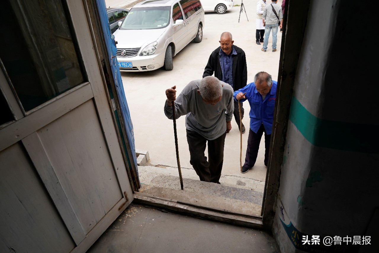 帐篷医疗队走进西流泉村村民的愁事有解了