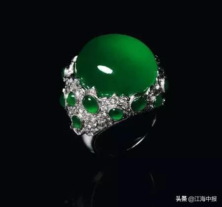 史上最贵的32件天价翡翠图片,史上最贵的翡翠原石