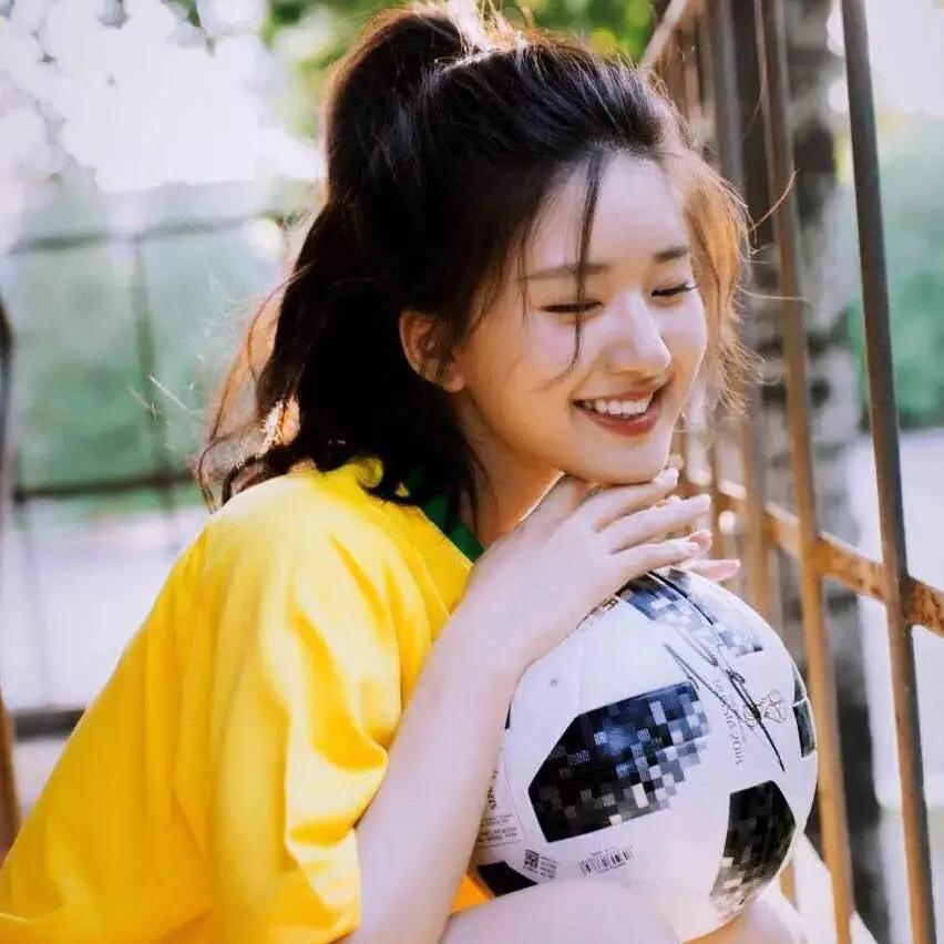 【足球头像】超美女生足球头像！