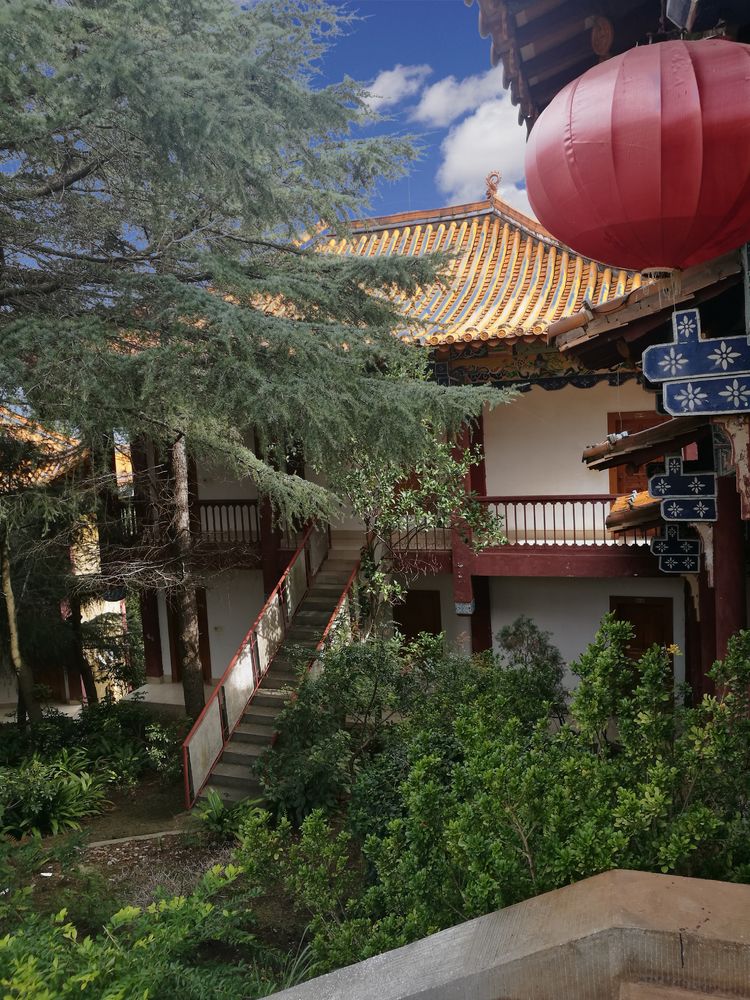 抚仙湖孤山上有什么景点,抚仙湖里的小岛