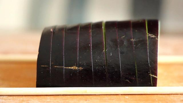 茄子灯笼正确做法,茄子做的大红灯笼