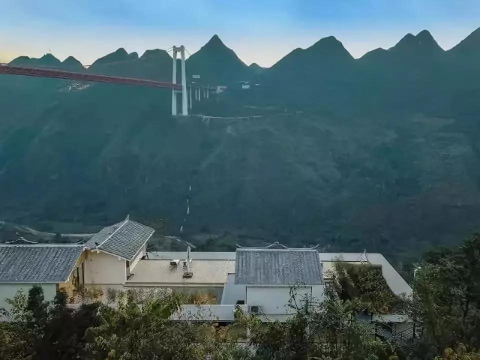 慢综艺之光拒绝剧本测评数十家“顶级”民宿，第一期就是浮云牧场