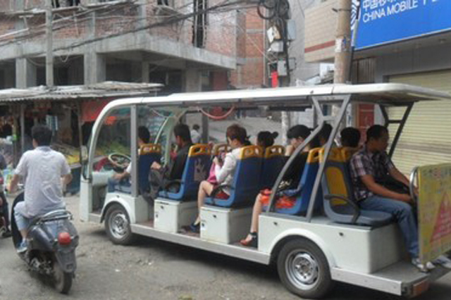 南宁市万秀村四队,四个门组成的大门