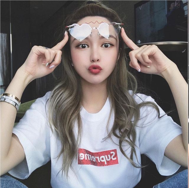 跟周扬青这样穿，打造甜酷女人味，难怪收服天王罗志祥，独得专宠