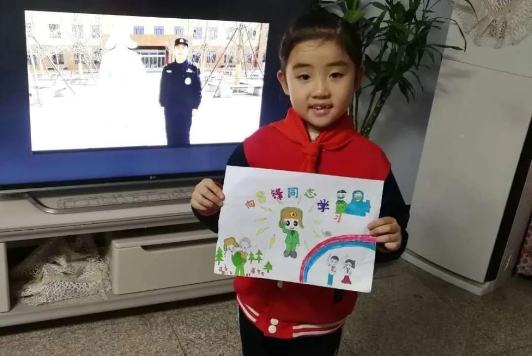 巡特警支队学雷锋工作总结,特警开展学雷锋活动简报