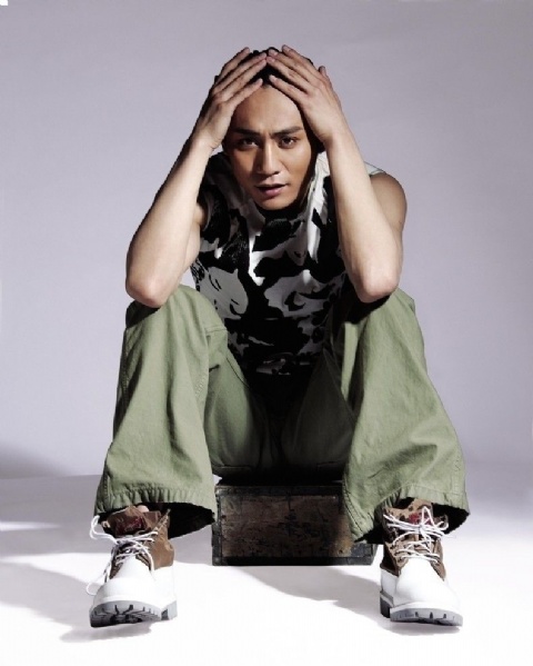 “盖世*男美**子”刘烨：从文弱小生到肌肉硬汉，靠健身改变身材