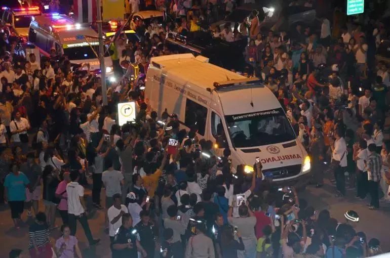 泰国捐钱最多的僧人,泰国活着的高僧哭丧