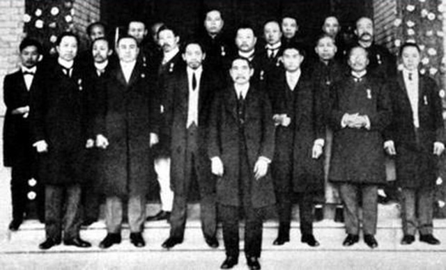 孙中山死于肝癌？看完尸检报告，原来实情并非如此