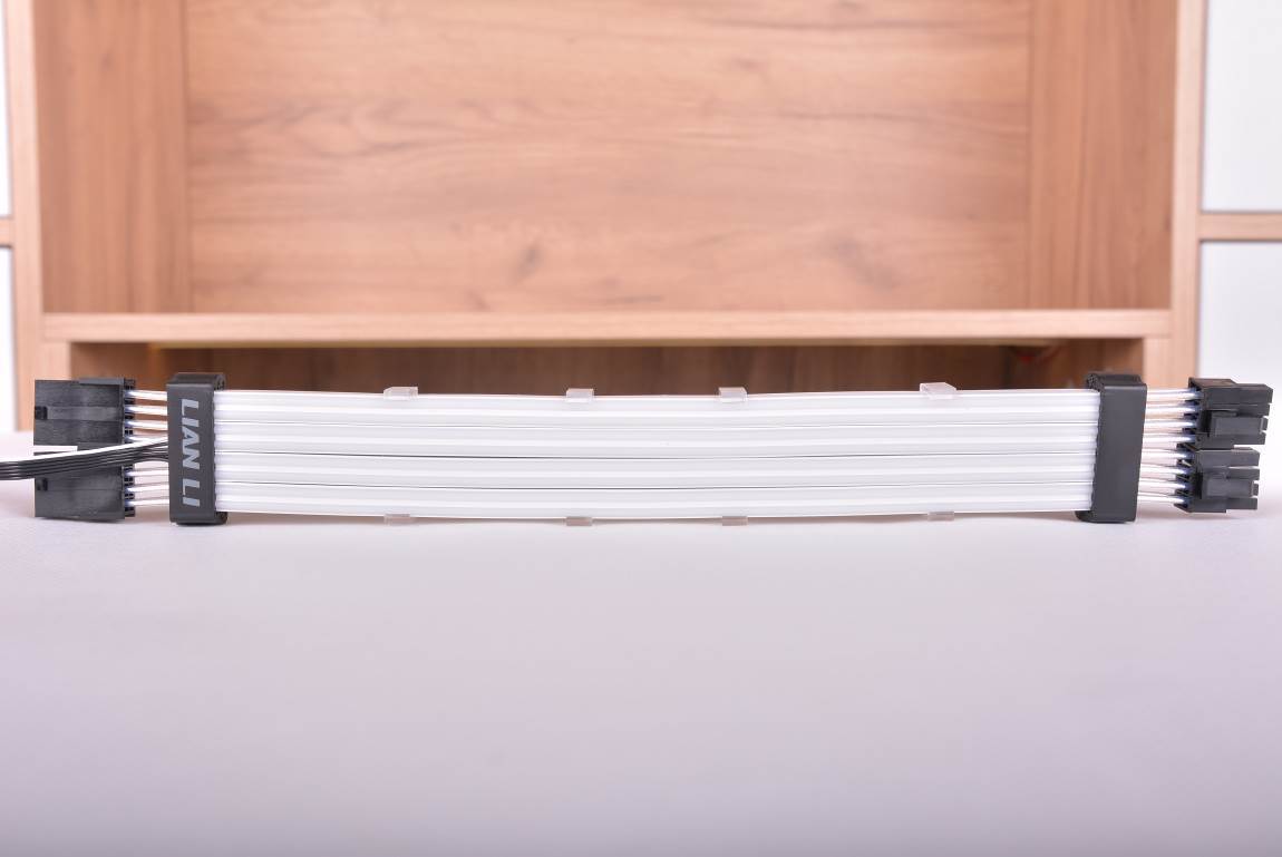 联力包豪斯mini机箱大小,联力包豪斯mini能横装吗