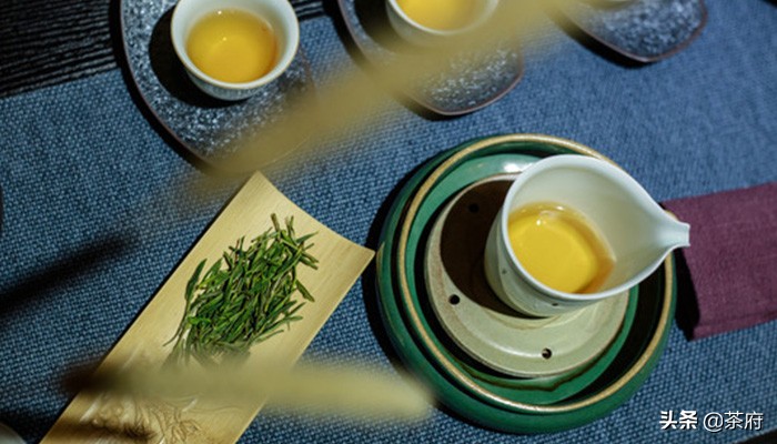 酒让人越喝越糊涂，它让人越喝也清醒，你知道它吗