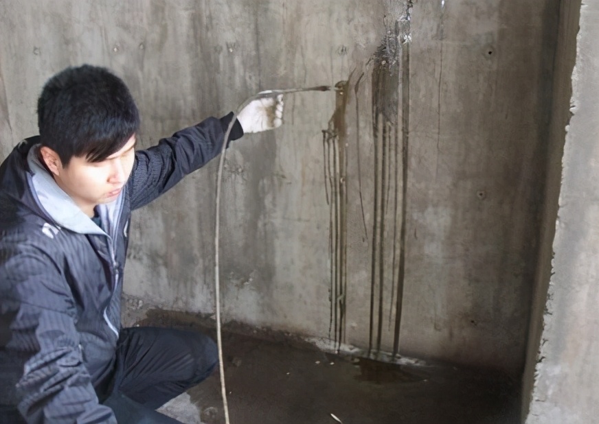 发泡胶堵漏的正确方法,聚氨酯发泡堵漏剂工艺原理