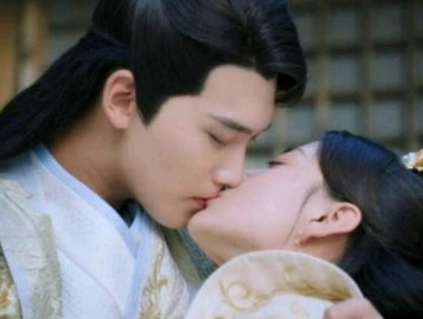 双世宠妃高甜吻戏最长片段,接吻片段高甜吻双世宠妃