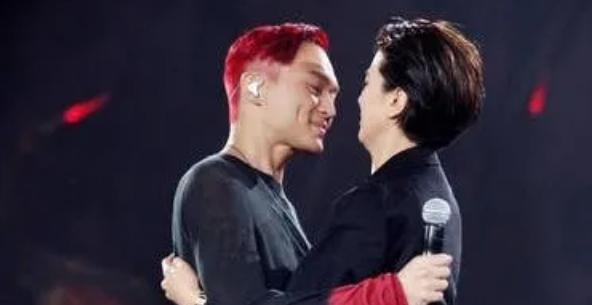 携手十多年恩爱夫妻集锦,恩爱多年明星夫妻