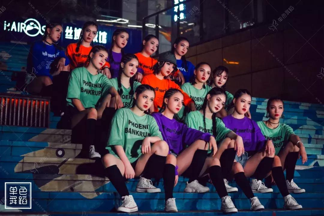 总有习惯性的小动作是怎么回事,老是有小动作是什么病