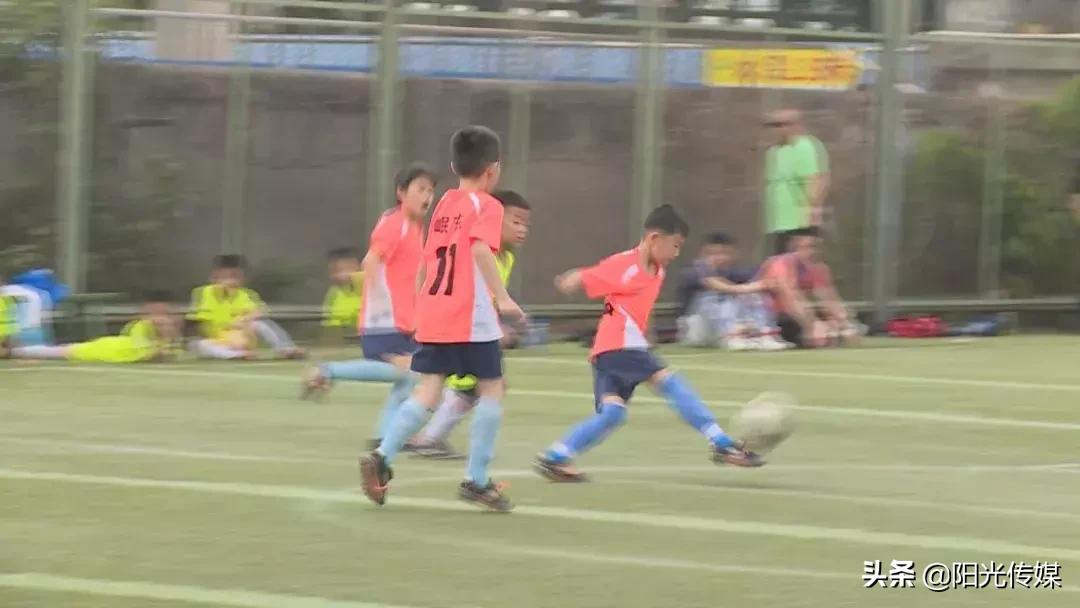 这项德阳千余名选手参与的足球赛名次出来了！冠军是他们