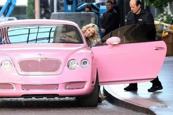 出生在贫民窟的卡戴珊,身价千万卡戴珊