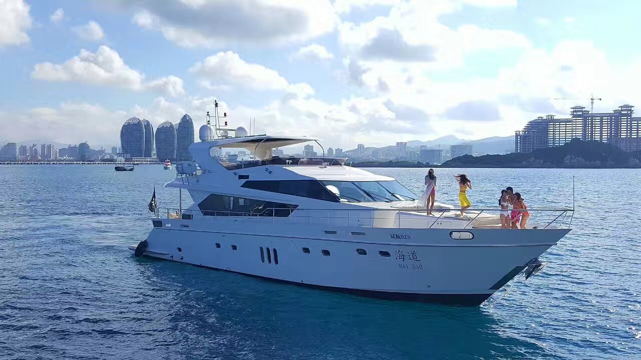 三亚游艇租赁出海哪个时间最好,三亚青旅出海游艇一日游158靠谱吗