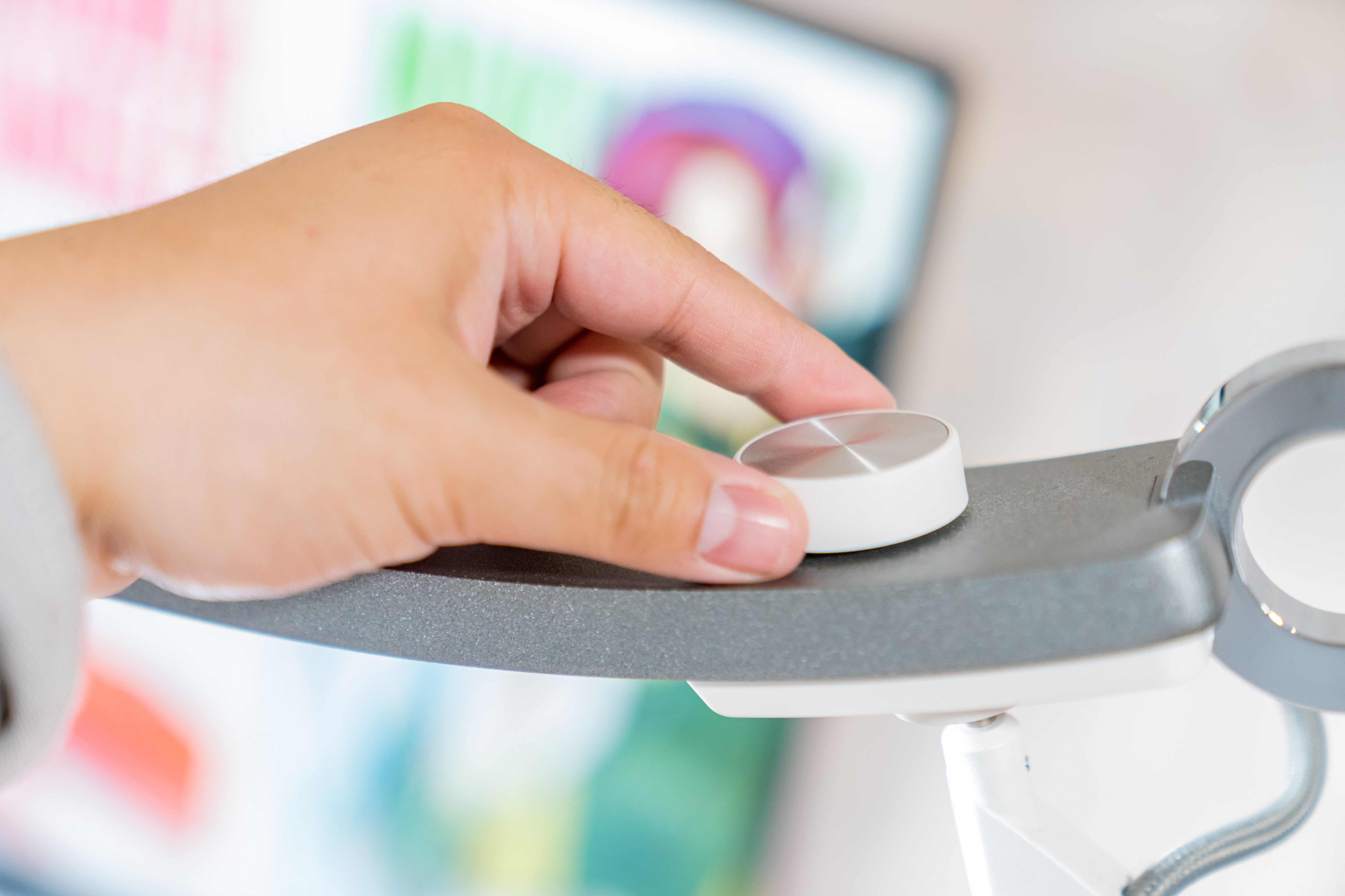 打造理想的居家办公环境:乐歌升降桌/台+明基灯具晒单