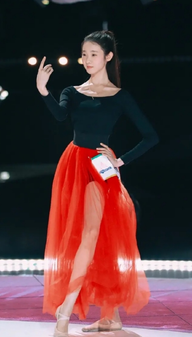 张艺凡创造营第一次跳舞,张艺凡跳舞创造营彩排