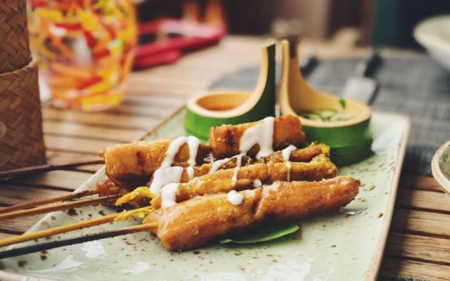 在迪拜企业工作,在迪拜工作的话一年会挣多少钱