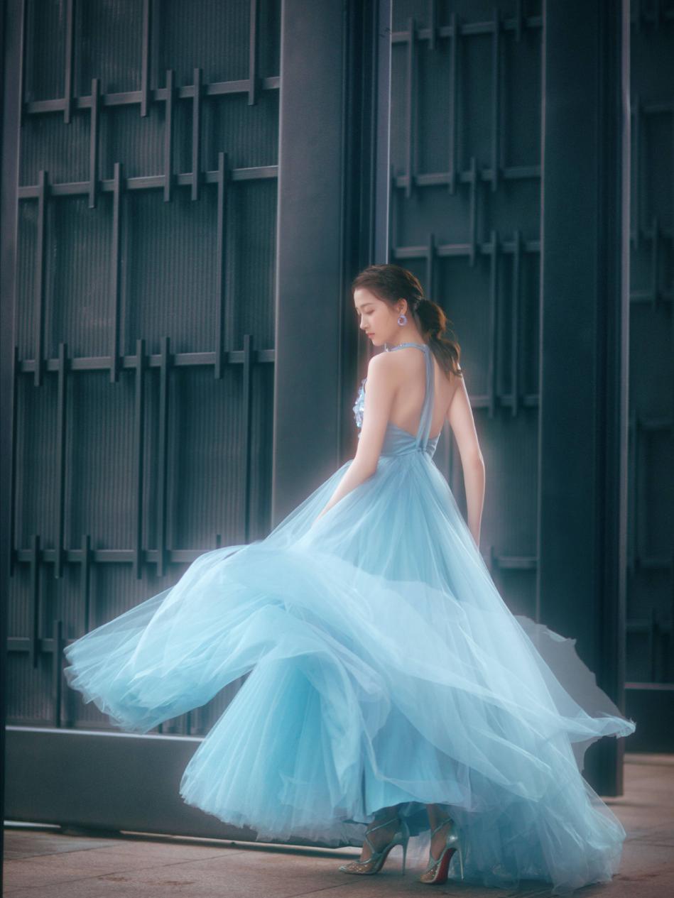 原来关晓彤也有傲人身材,关晓彤恋爱3年