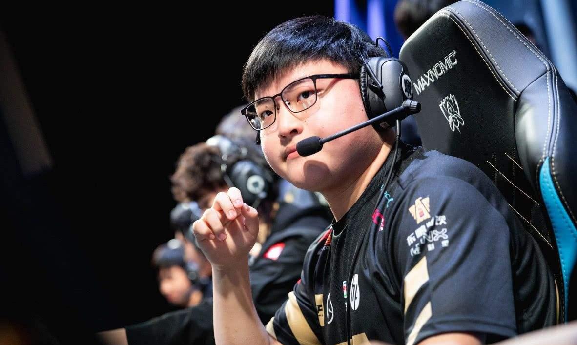 faker亲笔签名队服在哪买,faker队服价格