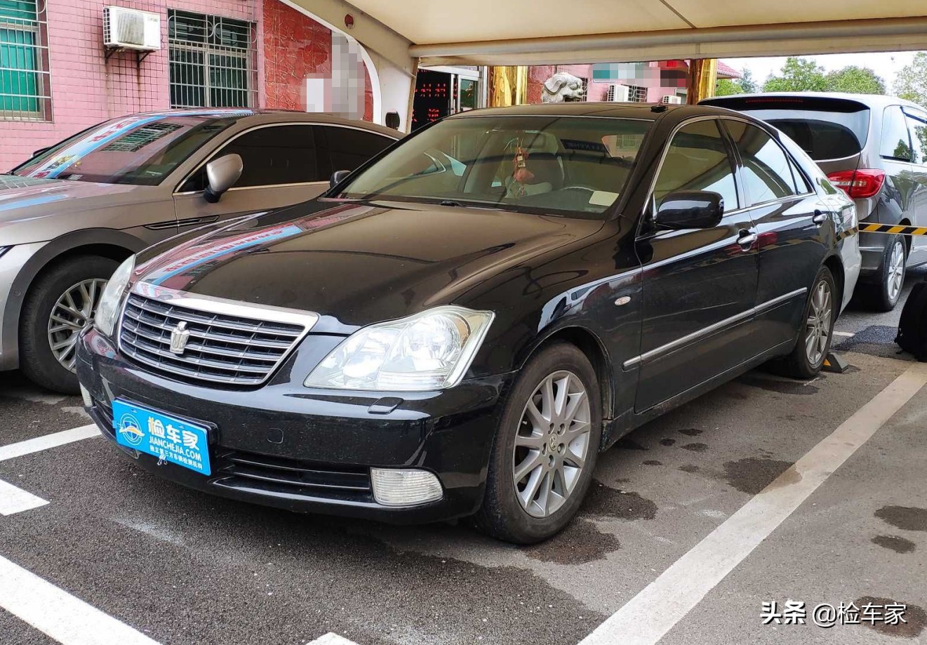 开了5年的14代丰田皇冠价格,15年车龄的丰田皇冠值得购买吗