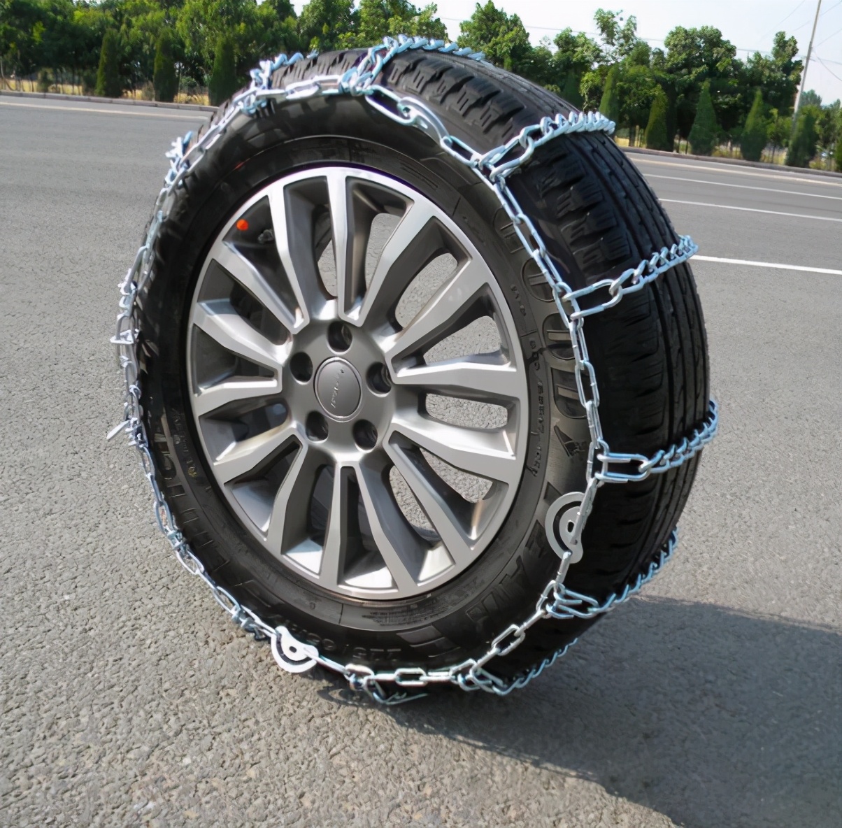 车主注意千万别在车内放它,私家车开车走高速注意事项