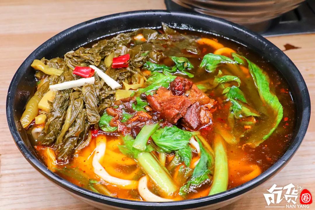 南阳老字号牛肉汤秘制烩面店,南阳第一家牛肉汤烩面