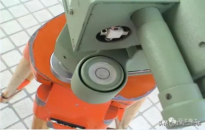 激光垂准仪和经纬仪怎么调平,经纬仪水准仪分类记忆方法