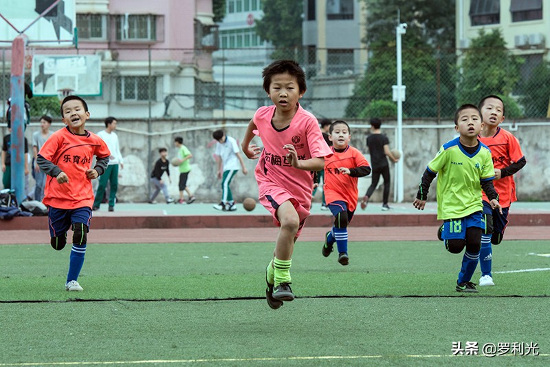 奔跑吧第二季足球少年,奔跑吧足球小将视频讲解